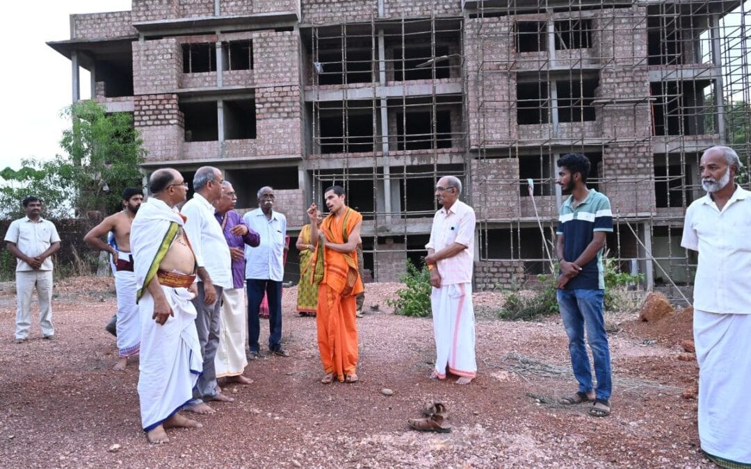 Visit of Parama Poojya Shreemad Shree Vidhyadheesh Teerth Shreepad Vader Swamiji to Madhava Vana Campus