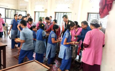 Lunch offered to school children on special event