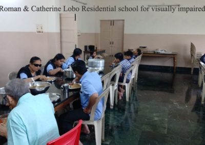 Lunch offered to school children on special event